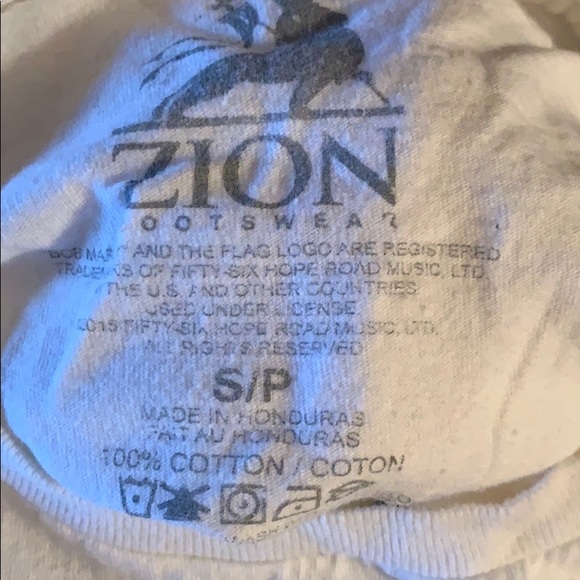 Women’s top size small - Picture 2 of 2